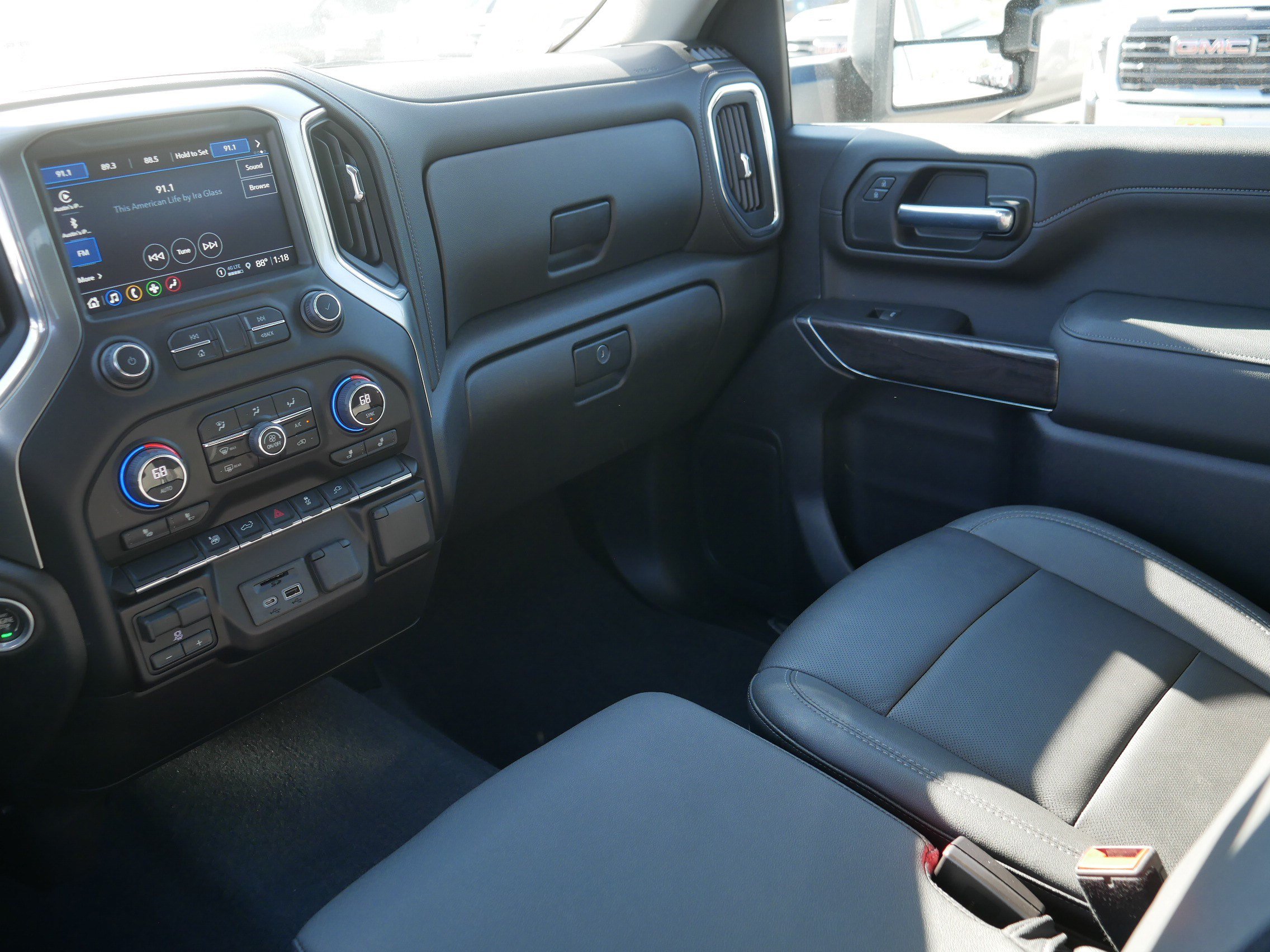 Used 2023 Chevrolet Silverado 2500 LTZ w/ Snow Plow Prep/Camper Package AWD/4WD image 11