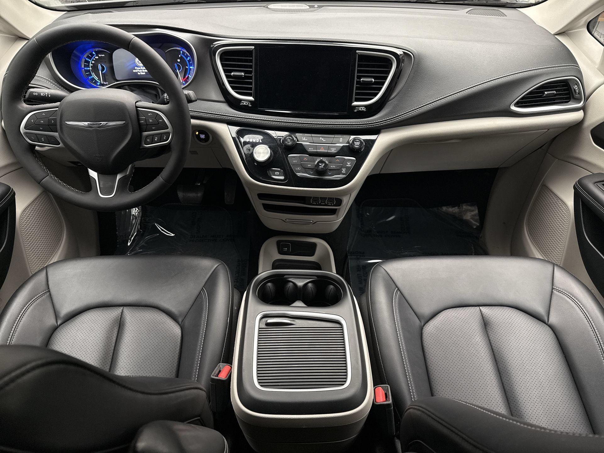 Used 2024 Chrysler Pacifica Limited FWD image 14