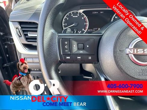 Used 2024 Nissan Rogue SV FWD image 21