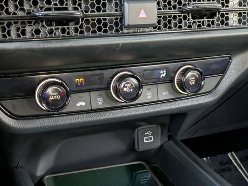 Used 2025 Honda HR-V LX image 17