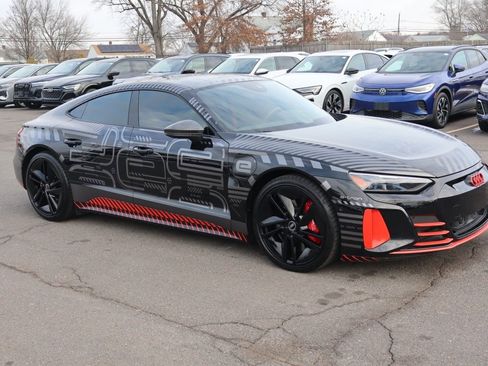 Used 2023 Audi RS e-tron GT image 3