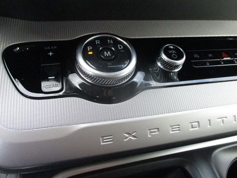 New 2025 Ford Expedition Max Active image 15