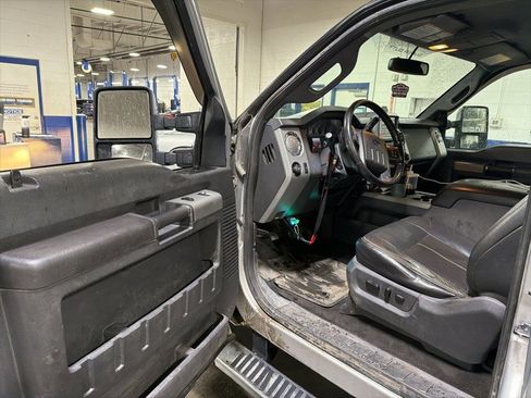 Used 2014 Ford F250 Lariat w/ Chrome Package image 7