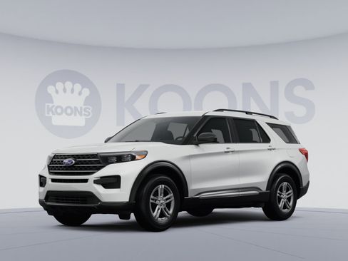 Used 2024 Ford Explorer XLT RWD image 1