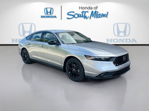 New 2025 Honda Accord SE image 1