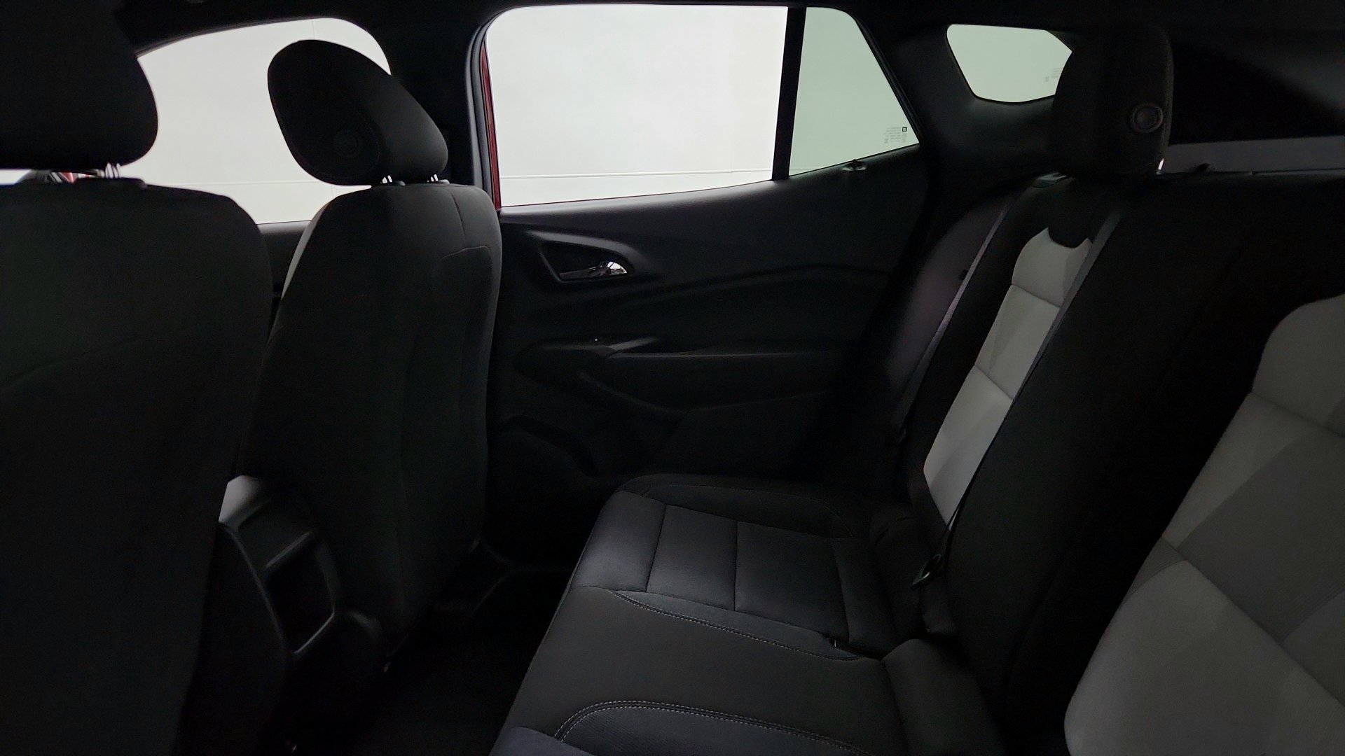 Used 2024 Chevrolet Trax RS FWD image 23