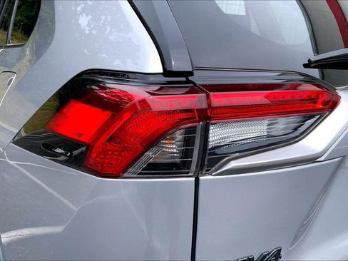 Used 2020 Toyota RAV4 Limited AWD/4WD image 29