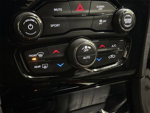 Used 2019 Chrysler 300 S image 16