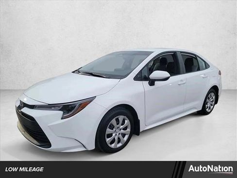 Used 2025 Toyota Corolla LE FWD image 1