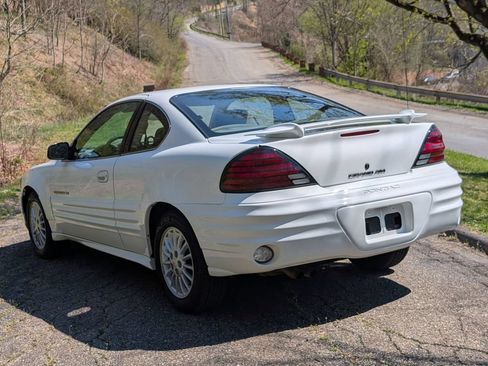 Used 2001 Pontiac Grand Am SE w/ Solid Value Appearance Pkg FWD image 23