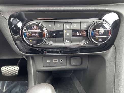 Used 2023 Buick Encore GX Select w/ Sport Touring Package AWD/4WD image 20