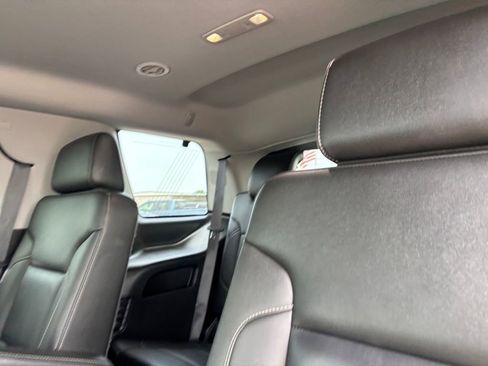 Used 2019 Chevrolet Tahoe LT w/ Luxury Package RWD image 24