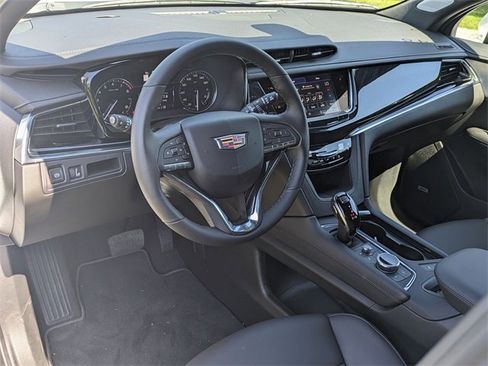 New 2025 Cadillac XT6 Premium Luxury image 9