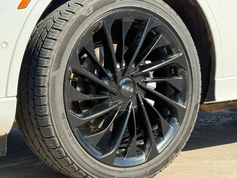 Used 2022 Lincoln Aviator Reserve w/ Equipment Group 201A RWD image 6