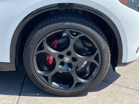 Used 2024 Alfa Romeo Stelvio Veloce image 6