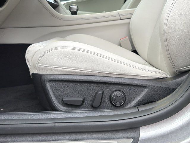 Used 2025 Genesis G70 2.5T AWD/4WD image 21
