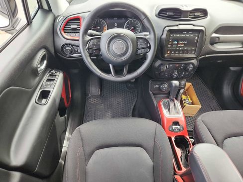 Certified 2022 Jeep Renegade Trailhawk AWD/4WD image 11