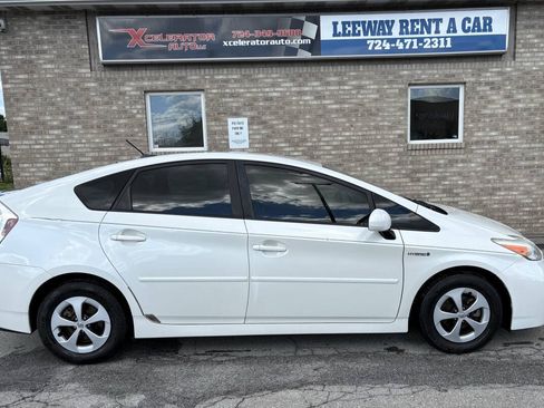 Used 2015 Toyota Prius Three FWD image 4