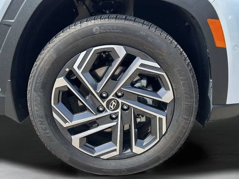 Certified 2025 Hyundai Tucson Limited AWD/4WD image 35