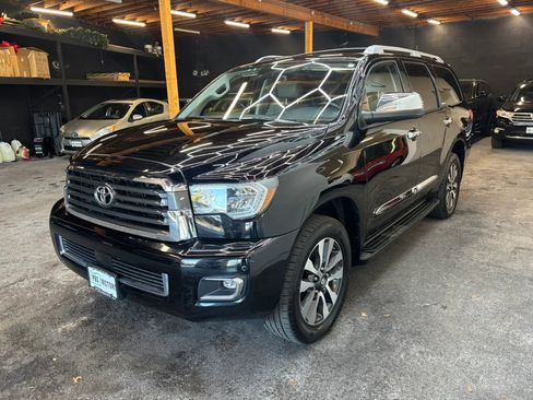 Used 2019 Toyota Sequoia Limited w/ Safety & Convenience Package AWD/4WD image 4