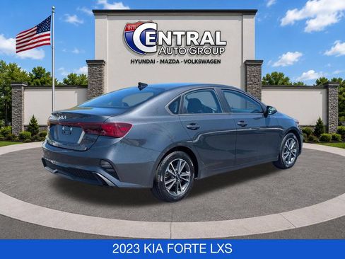 Used 2023 Kia Forte LXS FWD image 8