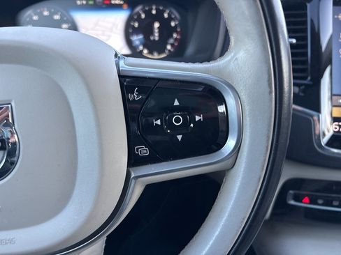 Used 2018 Volvo XC90 T6 Momentum w/ Convenience Package image 25