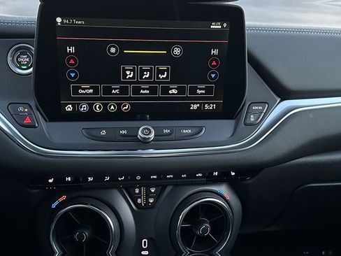 New 2025 Chevrolet Blazer LT w/ Sound & Technology Package image 16