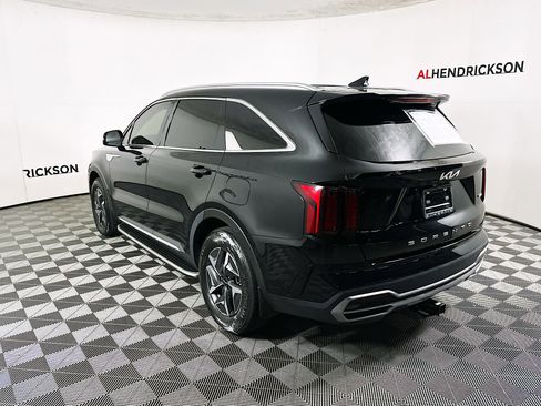 Used 2022 Kia Sorento S image 5