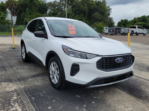 Used 2023 Ford Escape Active w/ Tech Pack #1 FWD image 6