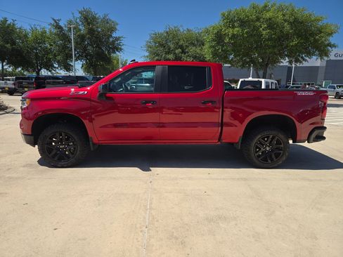 Used 2025 Chevrolet Silverado 1500 LT Trail Boss w/ Convenience Package II AWD/4WD image 6