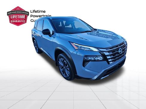 Used 2025 Nissan Rogue SL w/ Tech Package image 5