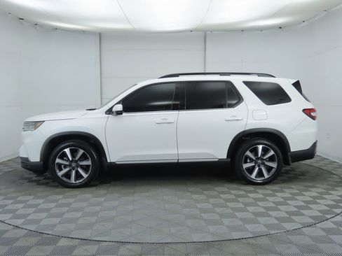 Used 2023 Honda Pilot Touring image 8