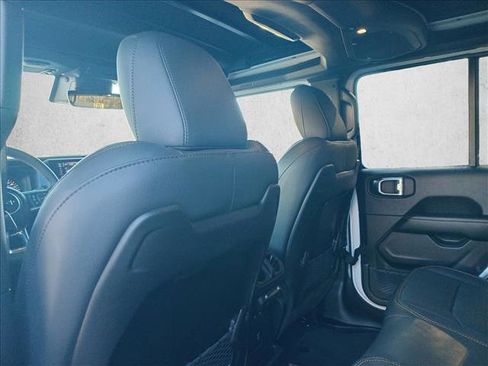 Used 2025 Jeep Wrangler Sahara w/ Technology Group image 13