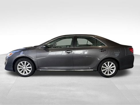 Used 2014 Toyota Camry XLE image 9