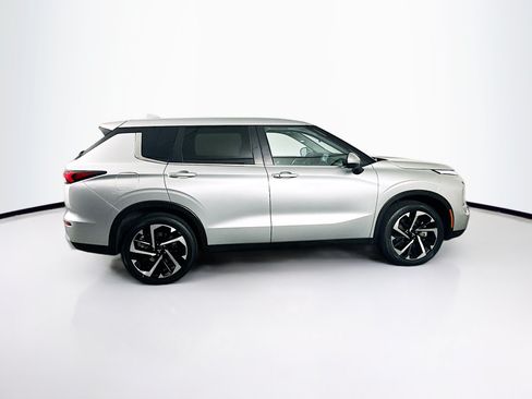 Used 2024 Mitsubishi Outlander SE AWD/4WD image 10