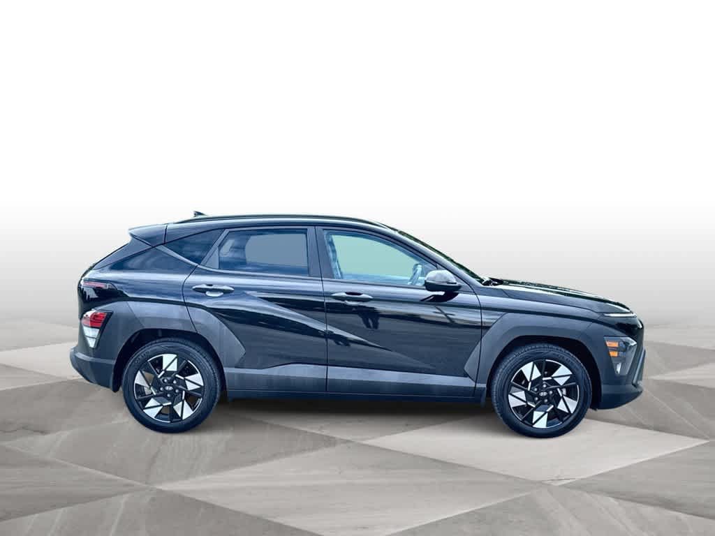 Used 2024 Hyundai Kona SEL FWD image 9