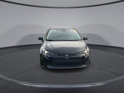 Used 2022 Toyota Corolla LE FWD image 3