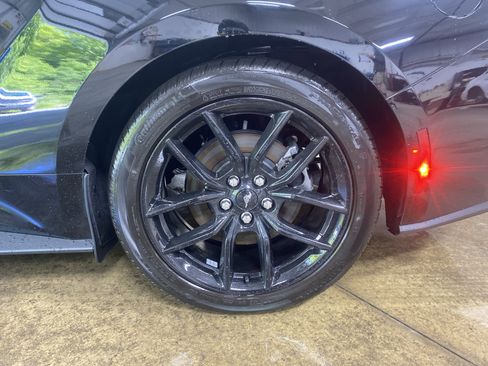 Used 2025 Ford Mustang Coupe RWD image 9
