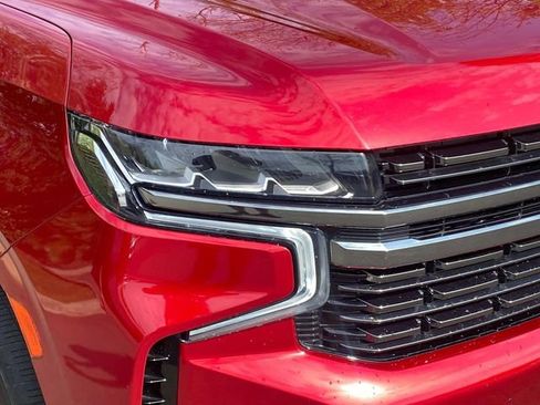 Used 2022 Chevrolet Suburban RST w/ Sport Performance Package AWD/4WD image 4