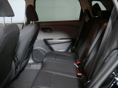 Used 2023 Nissan Rogue S AWD/4WD image 16