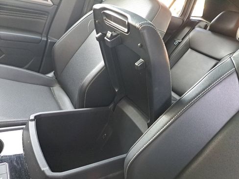 Used 2020 Volkswagen Atlas Cross Sport SEL R-Line image 32