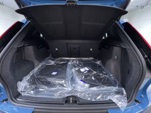 New 2025 Volvo XC40 B5 Plus w/ Protection Package Premier image 16