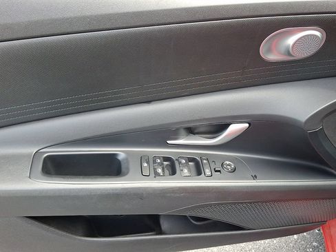 Used 2022 Hyundai Elantra SEL FWD image 14