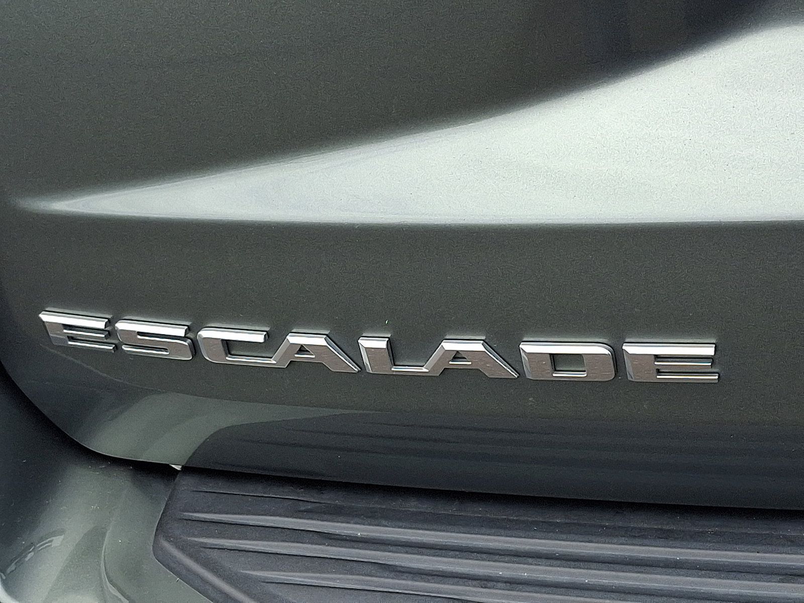 Certified 2024 Cadillac Escalade Premium Luxury AWD/4WD image 30