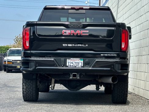 Used 2021 GMC Sierra 2500 Denali w/ Denali Black Diamond Edition AWD/4WD image 5