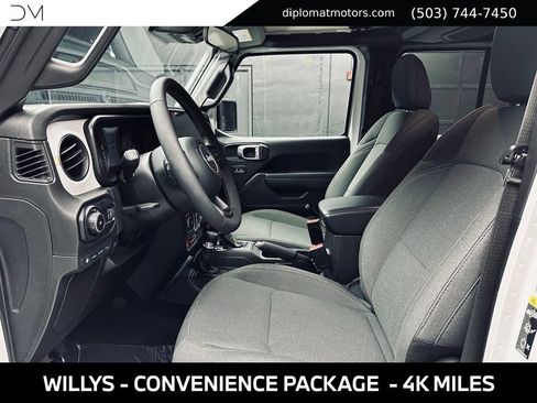 Used 2024 Jeep Wrangler Unlimited AWD/4WD image 18