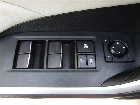 Certified 2021 Toyota RAV4 XLE Premium image 29