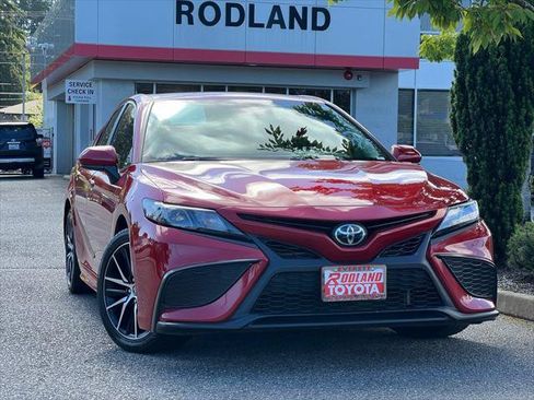 Certified 2021 Toyota Camry SE FWD image 1