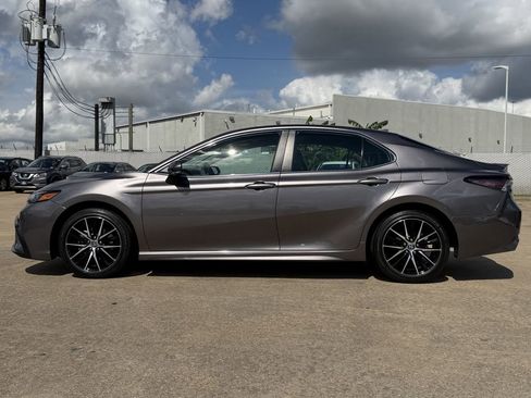 Used 2024 Toyota Camry SE FWD image 6