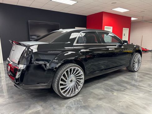 Used 2014 Chrysler 300 RWD image 10